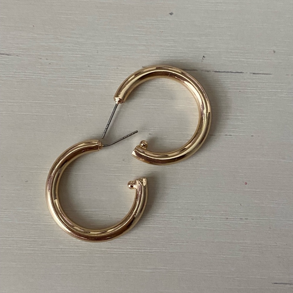 NWOT classy urban outfitters gold hoop earrings - Picture 2 of 3